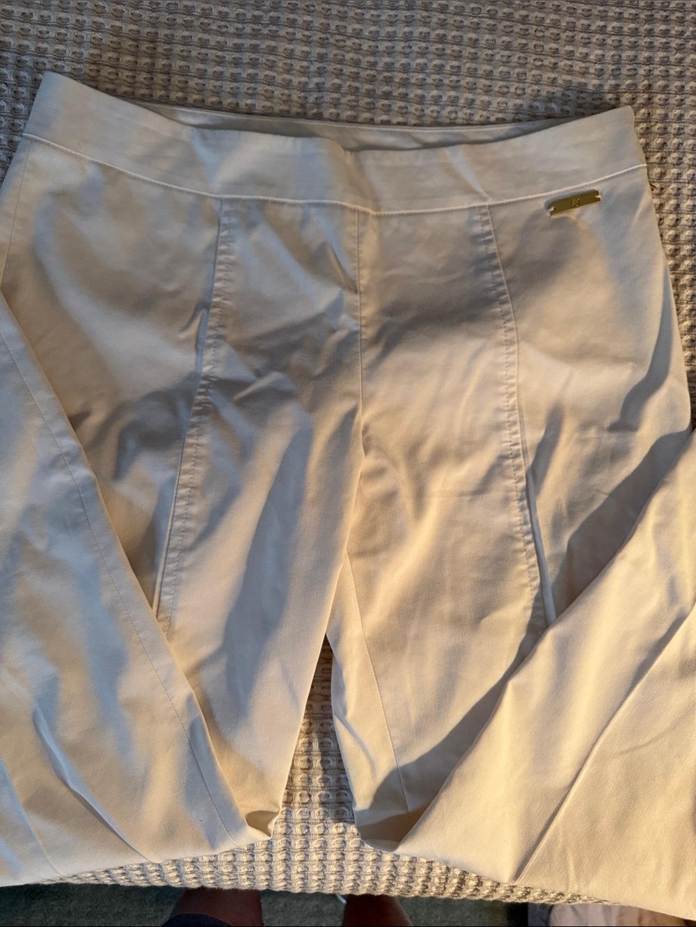 White cotton pants by Tori Burch in size 4